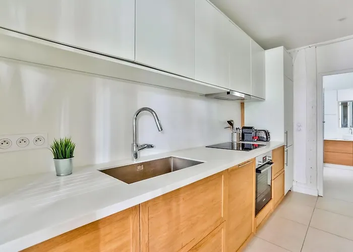 Superbe Bon Marche Saint Germain Free Netflix パリ